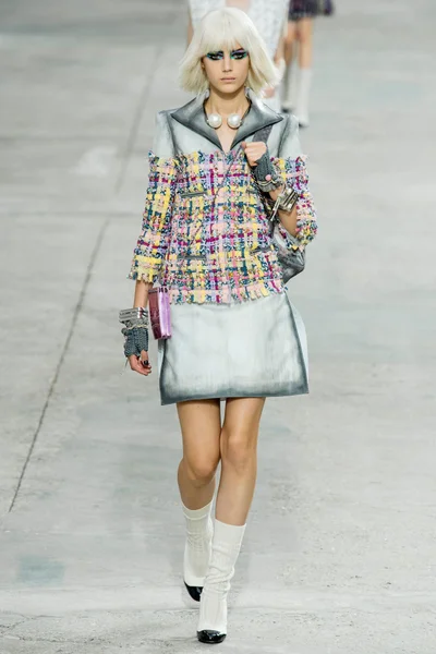 Look 24